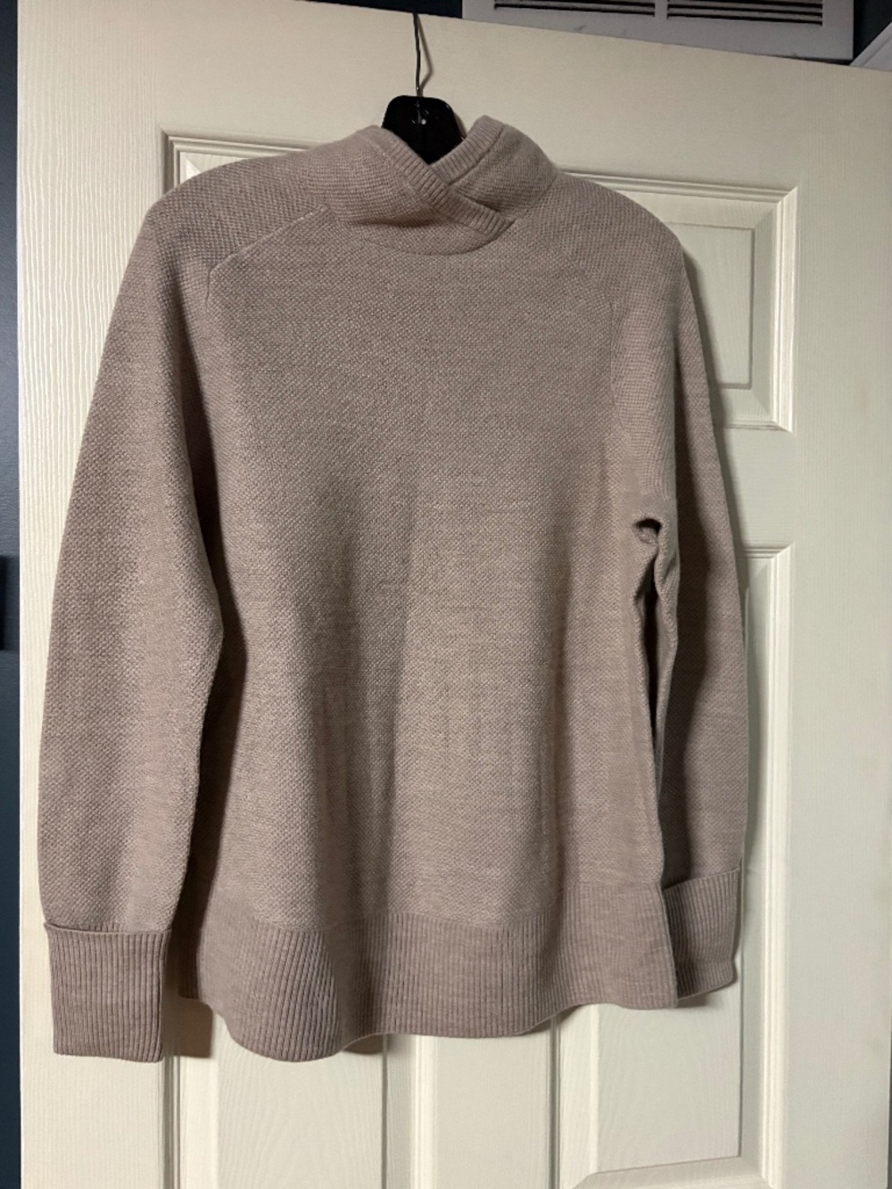NWOT Tahari sweater